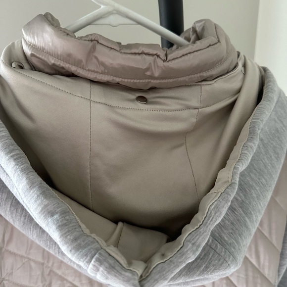 Swiss Tech Beige Quilted Jacket with detachable hoodie - Picture 12 of 13